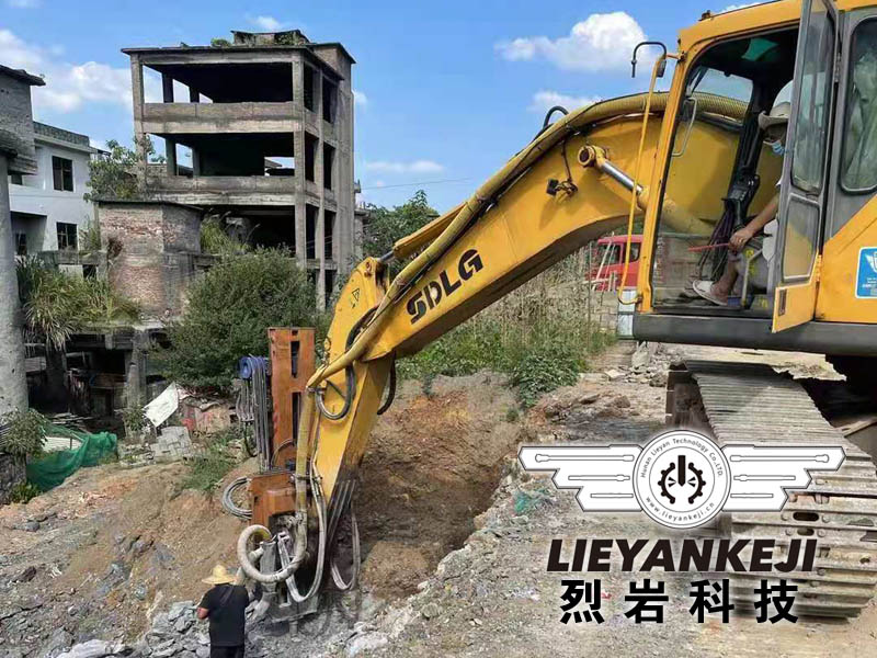 烈?guī)r鉆裂機應(yīng)用于地基開挖