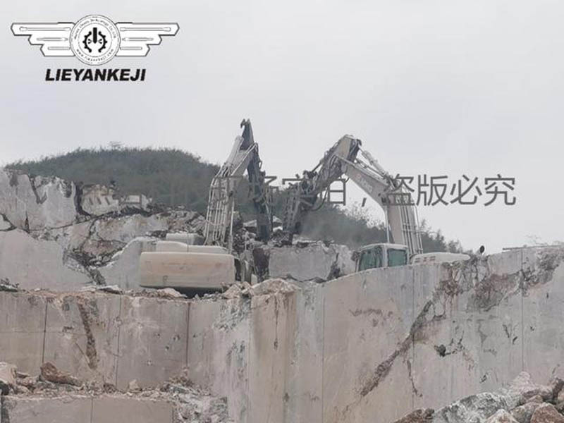 機載式液壓劈裂機應(yīng)用于搶險救災(zāi)